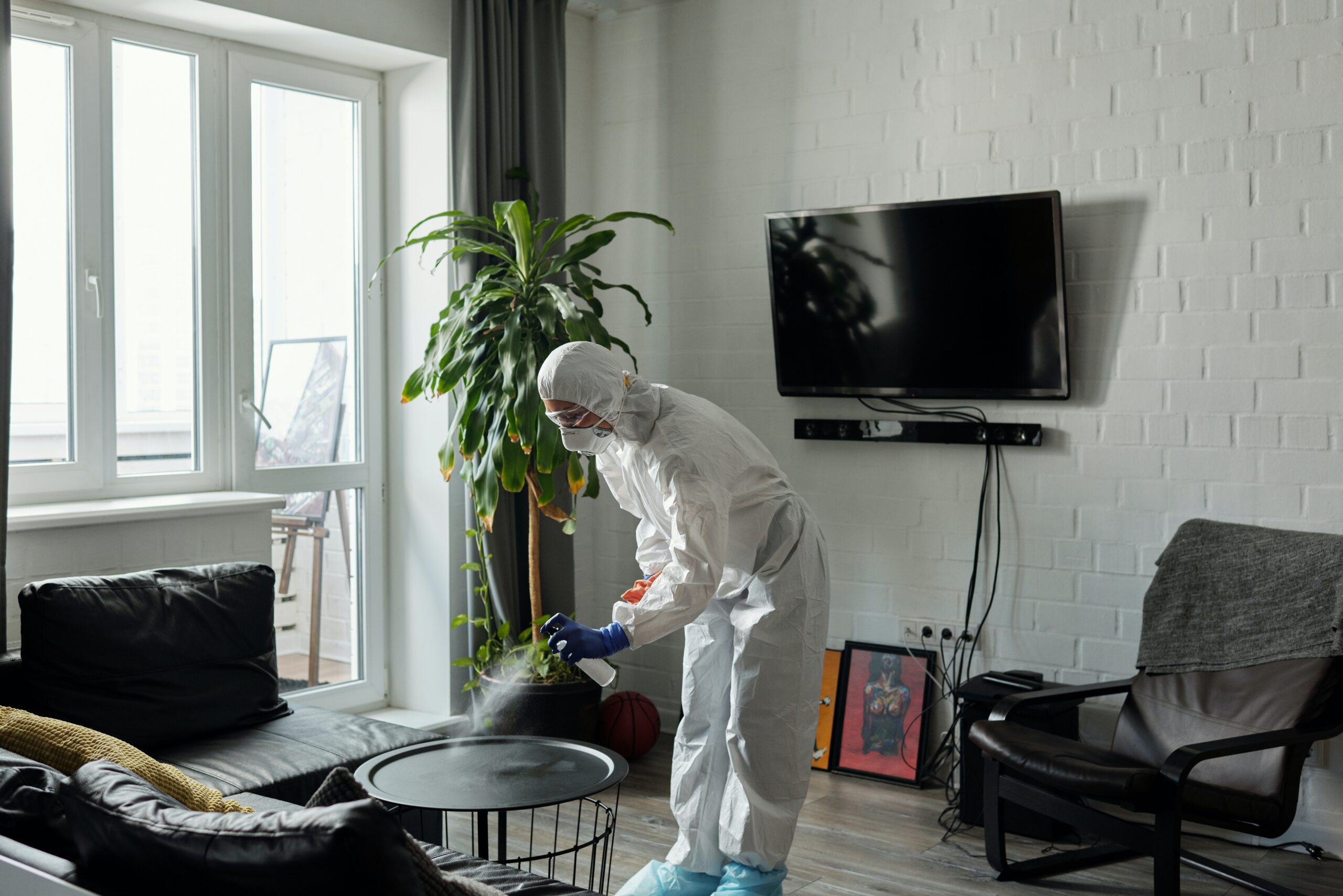 li-contracting-disinfecting-house li-contracting-disinfecting-house
